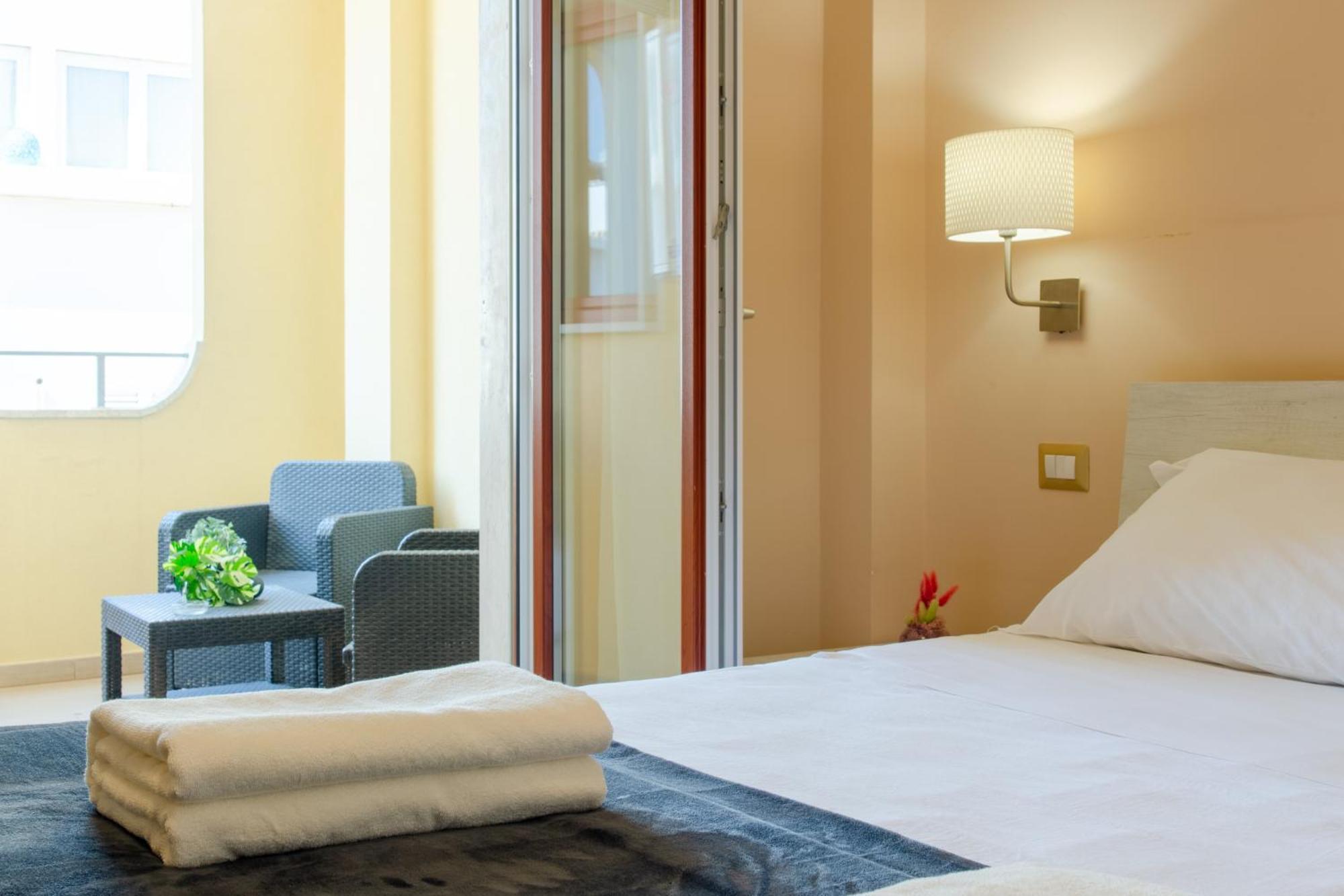 L'Affaccio Rooms - Lungomare Gallipoli Esterno foto